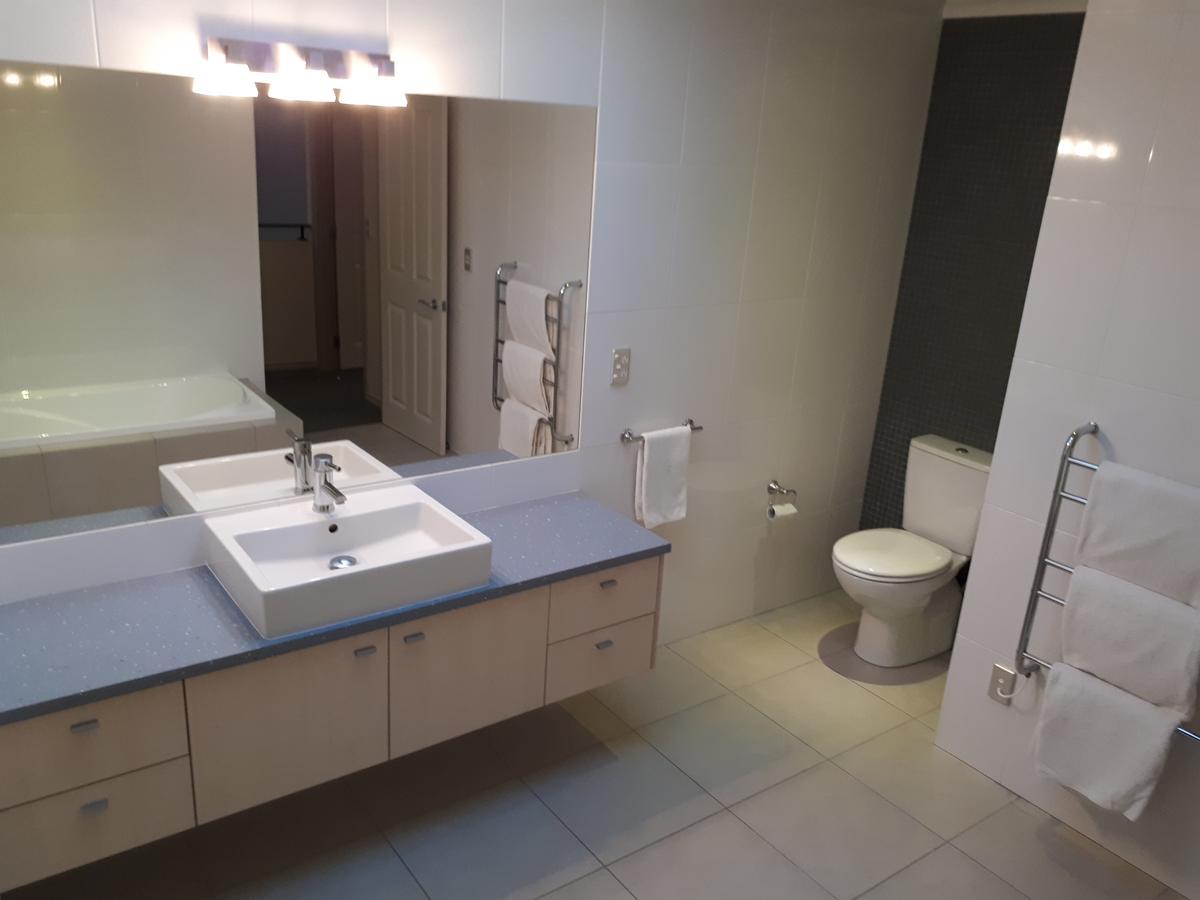 Hotel St Andrews House Hamilton Esterno foto